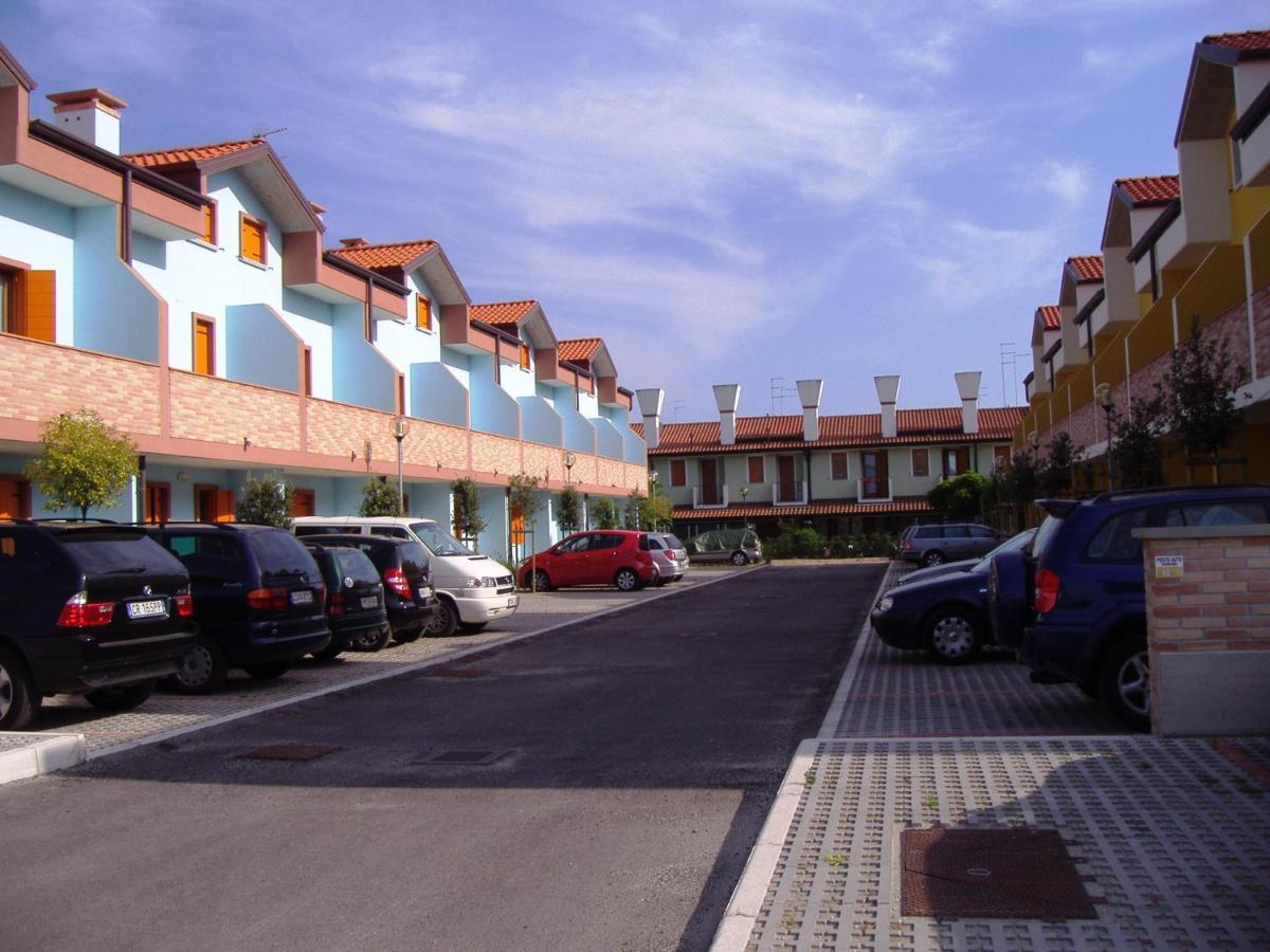 Residence Sole E Mare Appartamenti Rosolina Mare Exterior photo